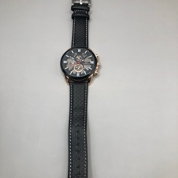 New In Plastic Watch No Defects Fully Functional - Picture 6 of 8